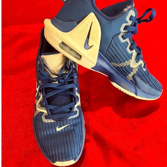 Nike Lebron Witness VI TB Men's Game Royal/White Gme Royal Athletic Shoes - Picture 4 of 9